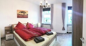 2 slaapkamers, een strijkplank/strijkijzer, wifi, beddengoed