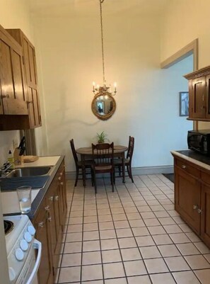 Microwave, cookware/dishes/utensils - Firefly Loft-historic Building, above vegan cafe (Boyertown)