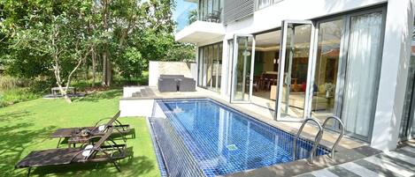 Alberca al aire libre