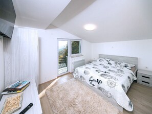 Maison (One Bedroom Holiday Home with Swimmin) | 1 chambre, lits bébé (en supplément)