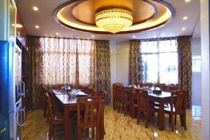 Unclassified image, 4 of 19, button - Hongxin Yuan Business Hotel (Xundian)