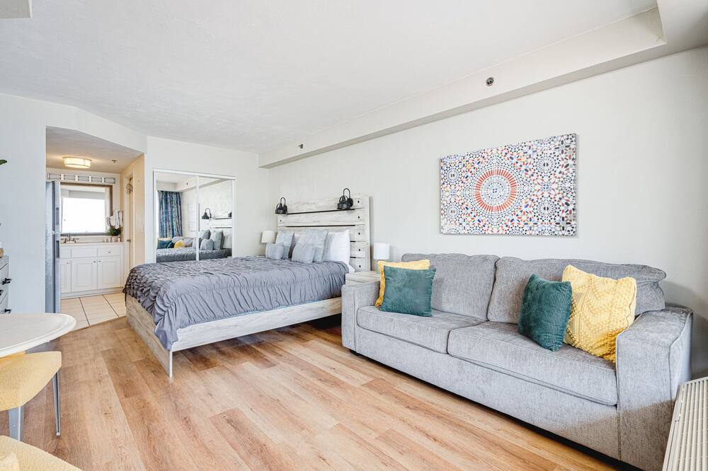 Oceanfront Studio-Dog Friendly-DB Resort-#406