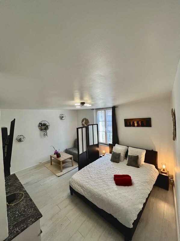 1 bedroom, iron/ironing board, WiFi, bed sheets