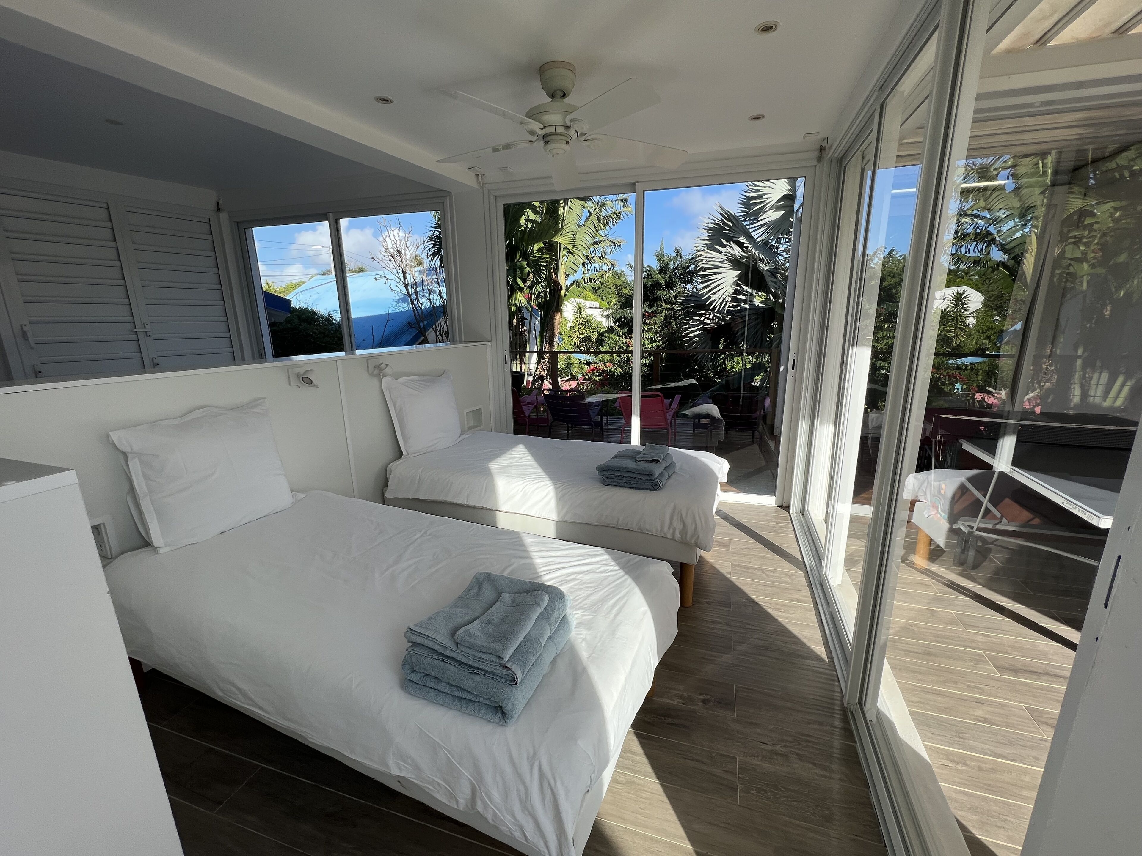 5 soveværelser, skrivebord, strygejern/strygebræt, weekendseng