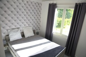 2 Schlafzimmer, schallisolierte Zimmer, Bügeleisen/Bügelbrett