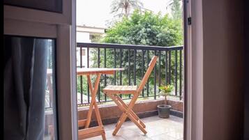 Grand-Apartment, 3 Schlafzimmer, Gartenblick | Terrasse/Patio