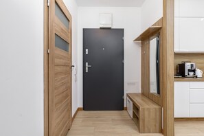 Living area - Platinium Rewal Apartment by Renters (Rewal)