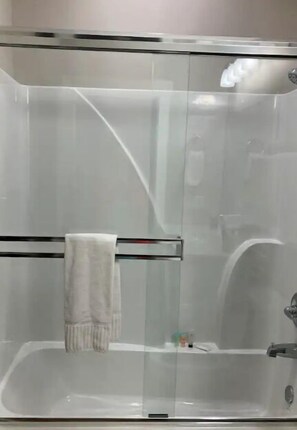 Shower - Blue Ridge Hideaway River Rental (Sylva)