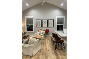Interior - Blue Ridge Hideaway River Rental (Sylva)