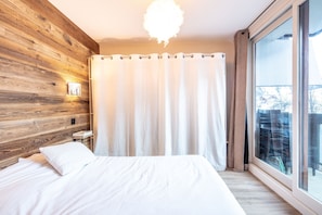 2 chambres, fer et planche à repasser