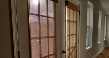 Federal Hill - Central, fully renovated townhouse. Close to restaurants and bars