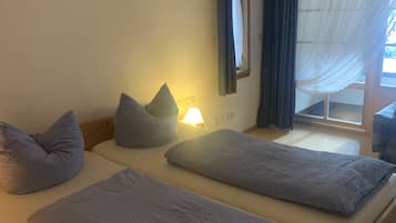 Standard Double Room | Free WiFi, bed sheets