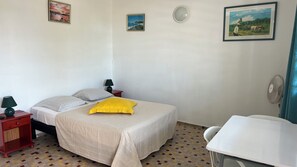 1 bedroom, free WiFi, bed sheets