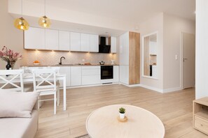 Living room - Beaufort Estate Apartment by Renters (Kosakowo)