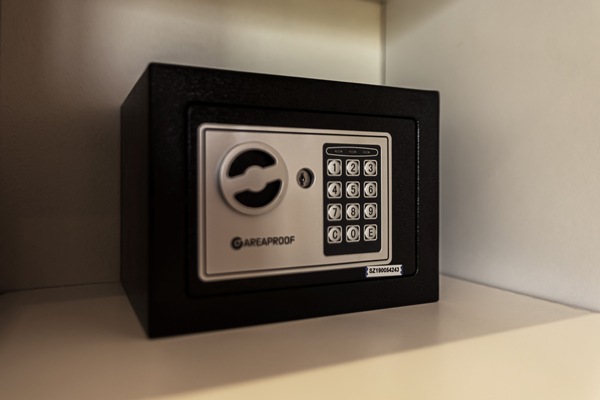 In-room safe, free WiFi