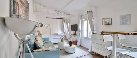 1 chambre, fer et planche à repasser, Wi-Fi, draps fournis