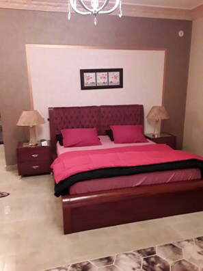 3 soverom, wi-fi (inkludert) og sengetøy