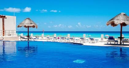 VILLA LUNA, CANCUN BEACHFRONT APARTMENT - HOTEL ZONE