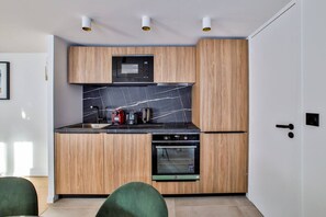 Réfrigérateur, micro-ondes, four, lave-vaisselle