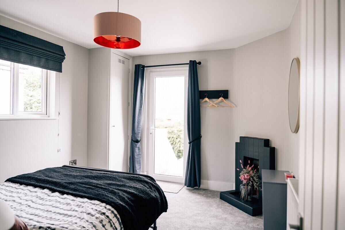 2 bedrooms, iron/ironing board, travel cot, WiFi