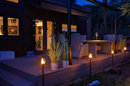 Cozy Tiny House with large terrace directly on the lake. Barbecue and kayaks included 