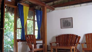 Design Double Room, 1 Queen Bed, Garden View | Individually decorated, individually furnished, laptop workspace