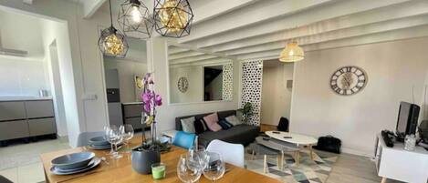 Fernseher, Stereoanlage