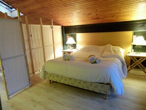 3 室のベッドルーム、アイロン / アイロン台、WiFi、ベッドシーツ