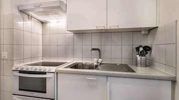 Studio cơ bản | Bếp riêng | Tủ lạnh nhỏ, lò vi sóng, bếp nấu, máy rửa bát