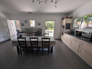 Fridge, microwave, oven, dishwasher - Nice 90m² near the surf beach of Bud (Longeville-sur-Mer)