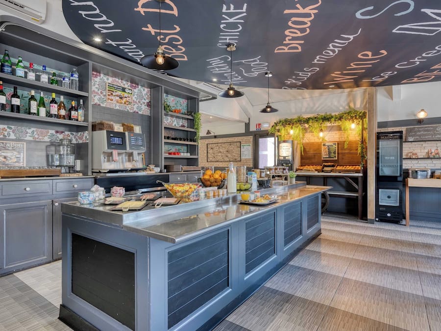 Café da manhã com buffet todos os dias mediante uma taxa
