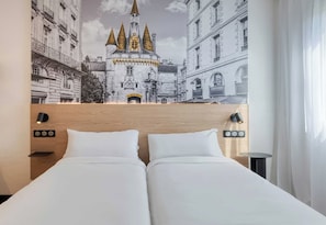 Phòng 2 giường đơn Tiêu chuẩn, không hút thuốc | Bàn, màn/rèm cản sáng, phòng cách âm 