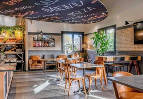 Desayuno buffet todos los días (con cargo)