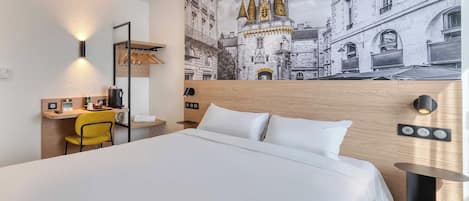 Comfort Double Room, Non Smoking | Desk, blackout drapes, soundproofing, free WiFi