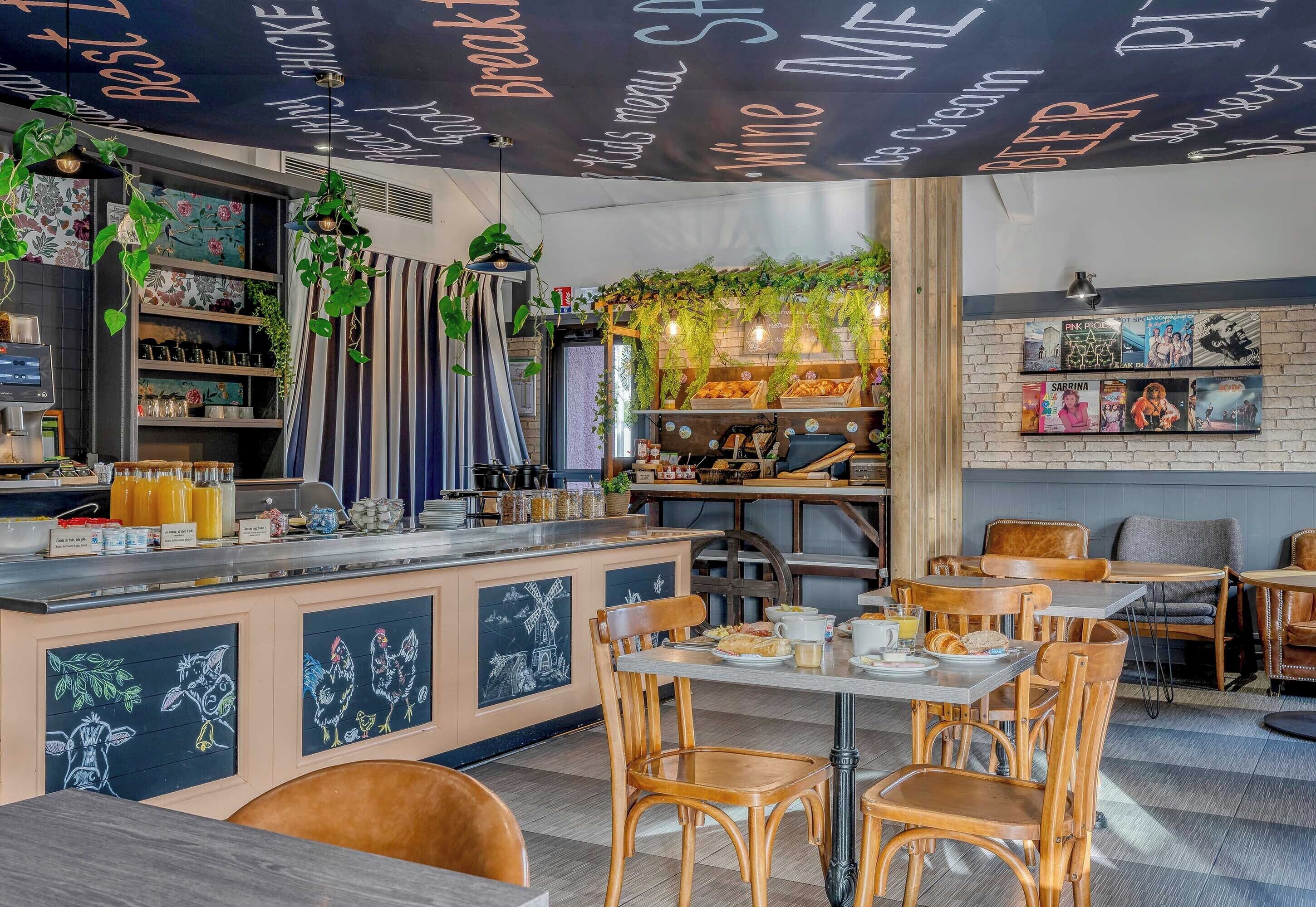 daily buffet breakfast for a fee