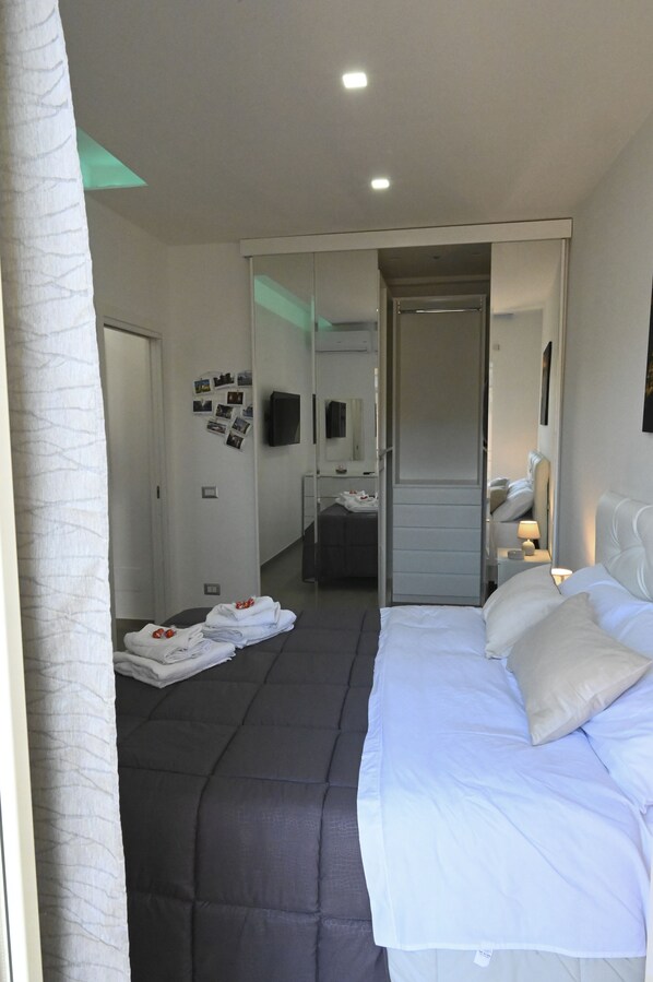 2 bedrooms, WiFi, bed sheets - Naples Home 49 (Napoli)