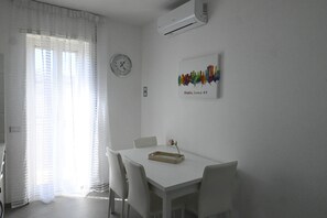 Dining - Naples Home 49 (Napoli)