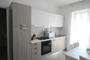 Fridge, microwave, oven, stovetop - Naples Home 49 (Napoli)