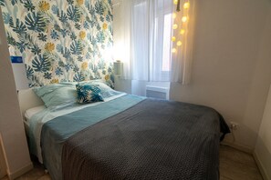 1 bedroom, desk, travel crib, free WiFi