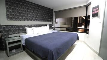 Standard Double or Twin Room | In-room safe, individually furnished, iron/ironing board, free WiFi