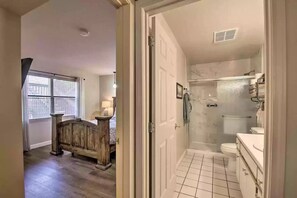 Shower, jetted tub, hair dryer, towels