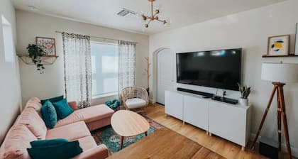 City Guesthouse in beautiful Historic Downtown Sanford