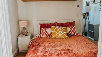 1 bedroom, iron/ironing board, WiFi, bed sheets