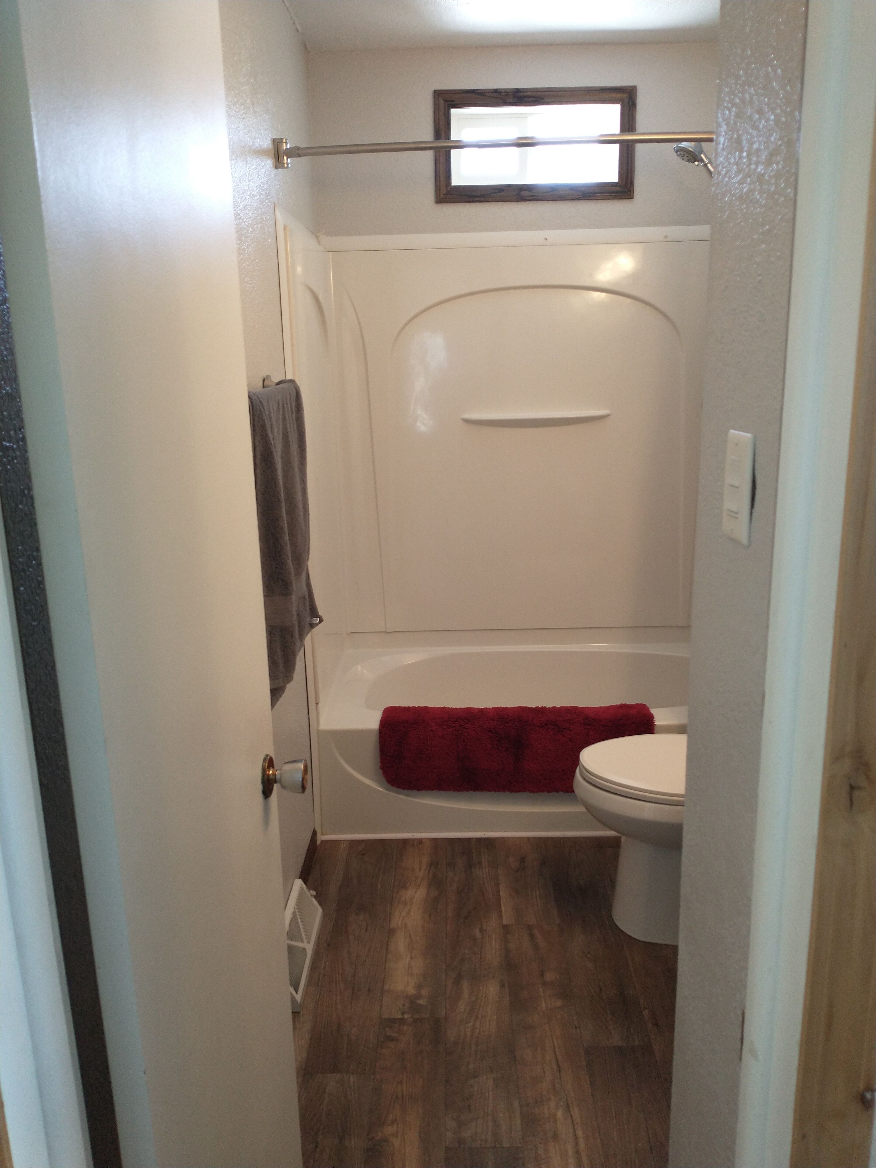 Haartrockner, Handtücher, Seife, Shampoo