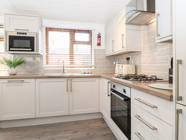Dishwasher, cookware/dishes/utensils