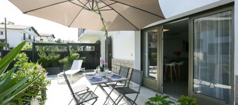 Apartment with hotel services