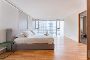 Apartamento superior | 3 quartos, ferros/tábuas de passar roupa, Wi-Fi de cortesia