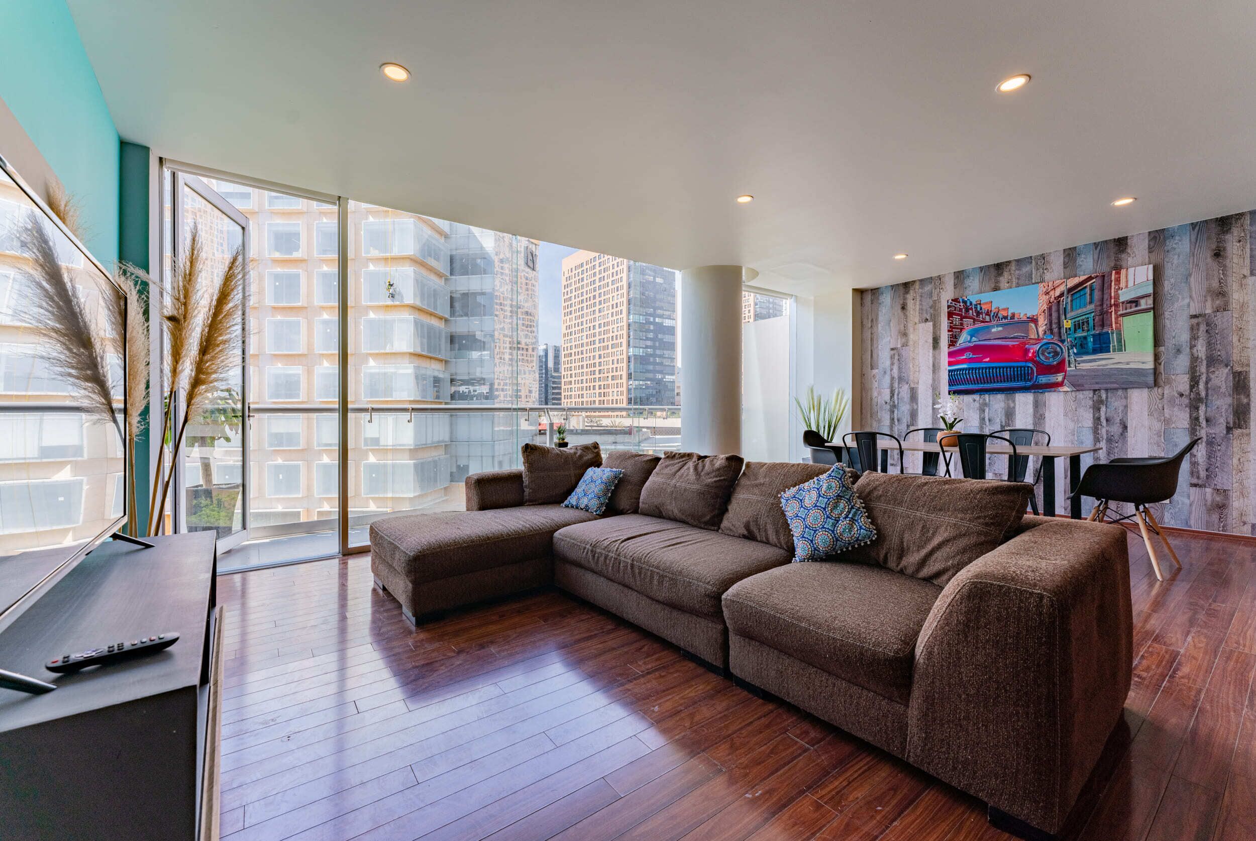 Apartamento, 3 quartos | Área de estar