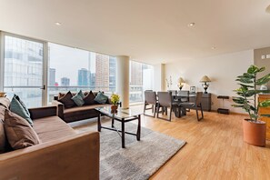 Deluxe Apartment | Living area