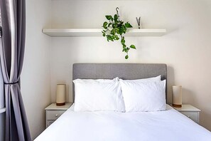 1 bedroom, desk, iron/ironing board, internet - Gorgeous Angel Flat (London)